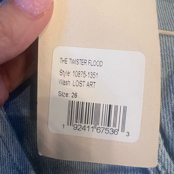 NWT Mothers Twisted Flood jeans in lost art wash 26 - Picture 6 of 6